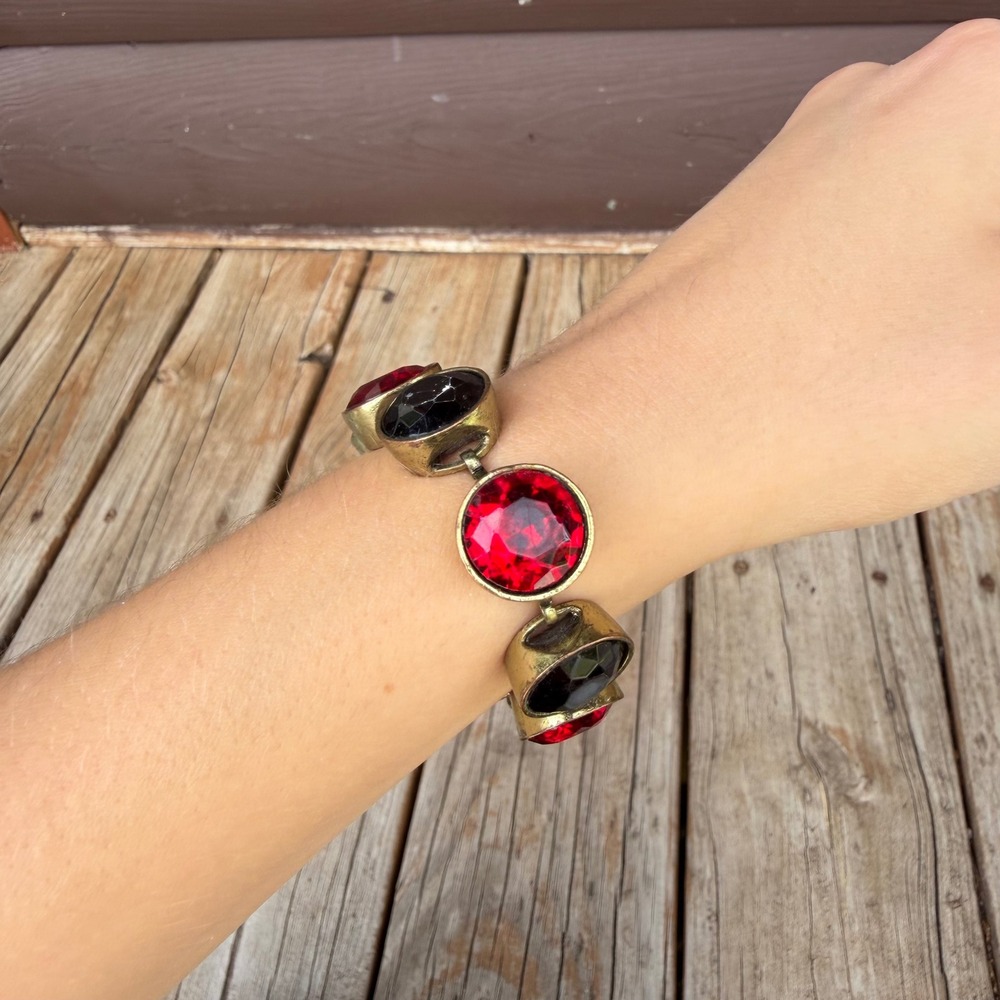 Vintage Brass Red Black Glass Gem Link Bracelet Round Beaded Edge Toggle Clasp